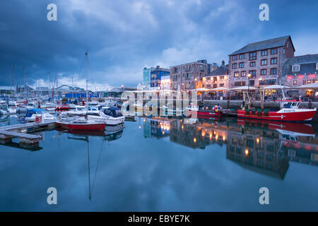 Abend am Barbican, Plymouth, Devon. (Juni) im Sommer 2014. Stockfoto