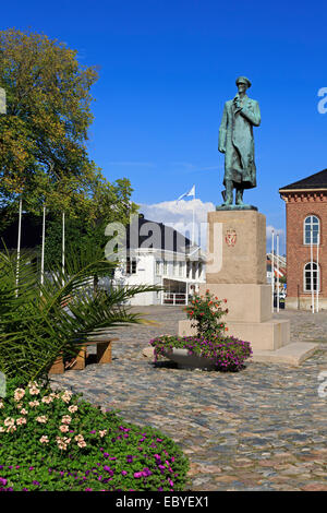 Haakon VII Statue in Wegelands Sqaure, Kristiansand, Norwegen, Europa Stockfoto