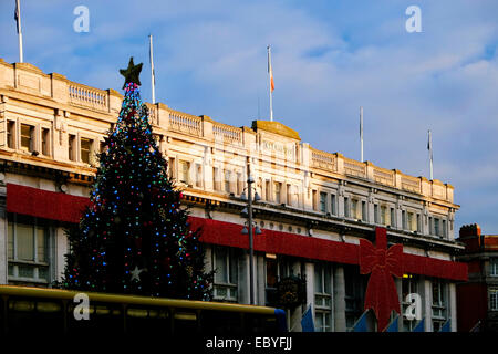 Clerys Kaufhaus in O' Connell Street dekoriert für Weihnachten Stockfoto