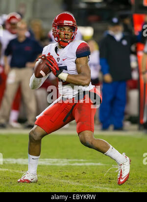 Santa Clara, Kalifornien, USA. 5. Dezember 2014. 4. Dezember 2014: Arizona Wildcats quarterback Jesse Scroggins (15) in Aktion während der NCAA Pac 12 Meisterschaft Football-Spiel zwischen dem Oregon Ducks und den Arizona Wildcats im Levi's-Stadion in Santa Clara, CA. Arizona verlor nach Oregon 51-13. Damon Tarver/Cal-Sport-Medien-Credit: Cal Sport Media/Alamy Live-Nachrichten Stockfoto