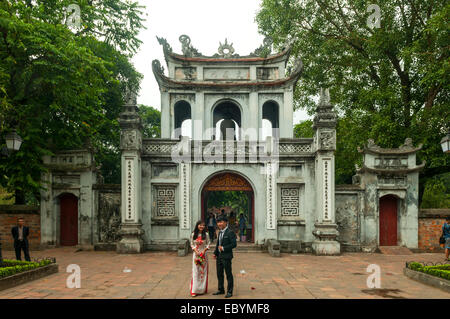 Eingang zum Tempel der Literatur, Hanoi, Vietnam Stockfoto