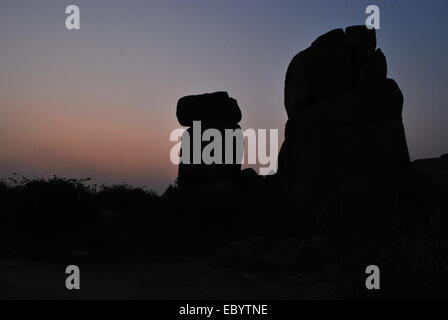 Sonnenuntergang über Felsen in Hampi, Karnataka, Südindien Stockfoto