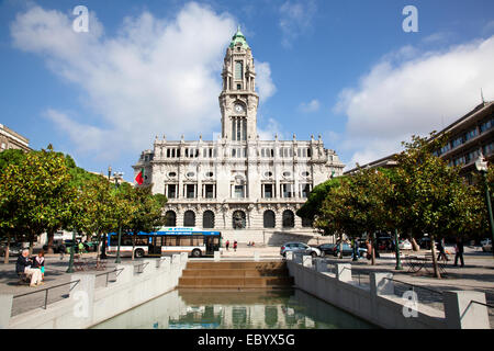 Cåmara Municipal do Porto in Porto Portugal. Eine neoklassische Gebäude, entworfen von dem Architekten Antonio Correia da Silva. Stockfoto