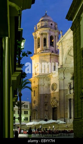 Cadiz-Kathedrale genannt La Catedral Vieja de Cadiz oder Iglesia de Santa Cruz in Plaza De La Catedral. Cadiz. Andalusien, Spanien Stockfoto