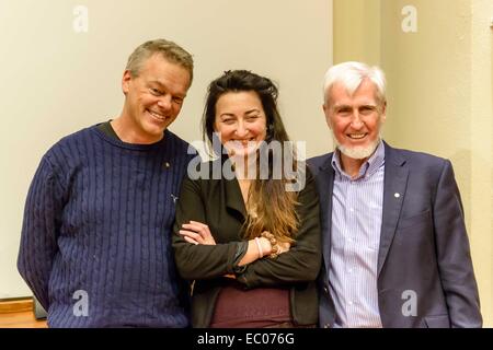 Stockholm, Schweden. 6. Dezember 2014. 2014 den Nobelpreis für Physiologie oder Medizin Gewinner, Edvard I. Moser, May-Britt Moser und John O'Keefe (L-R) an eine Pressekonferenz in Stockholm, Schweden, 6. Dezember 2014 teilnehmen. Die 2014 Nobelpreisträger sind in einer Reihe von Veranstaltungen vor der offiziellen Preisverleihung teilnehmen. Bildnachweis: Shi Tiansheng/Xinhua/Alamy Live-Nachrichten Stockfoto