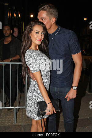 Die GEISSENS Lewis Bloor mit Ex am Strand stars Chloe Goodman und Shelby Billingham auf eine Nacht in Essex Featuring: Lewis Bloor Chloe Goodman wo: Essex, Großbritannien: 3. Juni 2014 Stockfoto