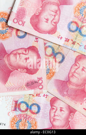 Moderne chinesische Yuan Renminbi Banknoten, vertikale Fotohintergrund Stockfoto