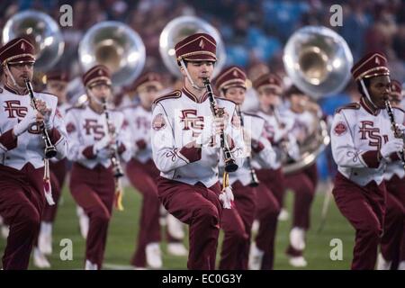 Charlotte, NC, USA. 6. Dezember 2014. Die FSU marschierendes Band vor dem ACC Meisterschaft Fußball-Spiel zwischen der Georgia Tech Yellow Jackets und der Florida State University Seminolen bei Bank of America Stadium am 6. Dezember 2014 in Charlotte, besiegt North Carolina.FSU Georgia Tech 37-35.Jacob Kupferman/CSM/Alamy Live News Stockfoto