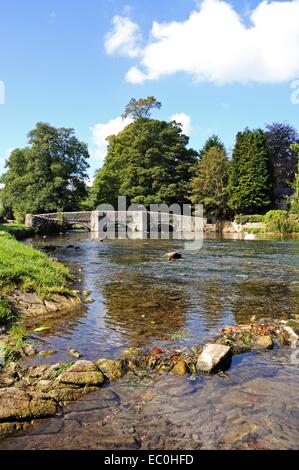 Sheepwash Brücke über den Fluss Wye, Ashford-in-the-Water, Derbyshire, England, UK, Westeuropa. Stockfoto