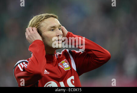 München, Deutschland. 6. Dezember 2014. Leverkusens Simon Rolfes während der Fußball-Bundesliga-match zwischen FC Bayern München und Bayer Leverkusen in der Allianzarena in München, 6. Dezember 2014. Die 22 Jahre alt wurde am 15. November 2014 in Offenbach Tugce erschlagen. Foto: Andreas Gebert/Dpa/Alamy Live-Nachrichten Stockfoto