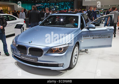 Genf - März 8: Die BMW X6 auf dem Display auf der 81. International Motor Show Palexpo-Genf am 8. März; 2011 in Genf, Großbrit Stockfoto