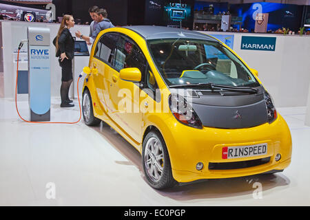 Genf - März 8: Der Mitsubishi IMIEV Elektro-Auto von Rindpeed auf dem Display auf der 81. internationalen Motor Show Palex angepasst Stockfoto