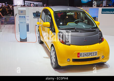 Genf - März 8: Der Mitsubishi IMIEV Elektro-Auto von Rindpeed auf dem Display auf der 81. internationalen Motor Show Palex angepasst Stockfoto