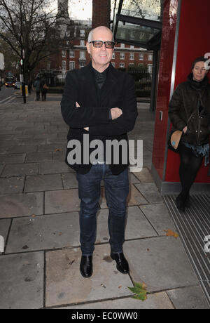 London, UK. 7. Dezember 2014. Neil Tennant besucht die Gala-Vorstellung von "Edward Scissorhands" Sadler es Wells. Bildnachweis: Ferdaus Shamim/ZUMA Draht/Alamy Live-Nachrichten Stockfoto