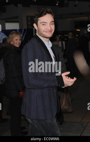 London, UK. 7. Dezember 2014. Ed Westwick besucht die Gala-Vorstellung von "Edward Scissorhands" Sadler es Wells. Bildnachweis: Ferdaus Shamim/ZUMA Draht/Alamy Live-Nachrichten Stockfoto