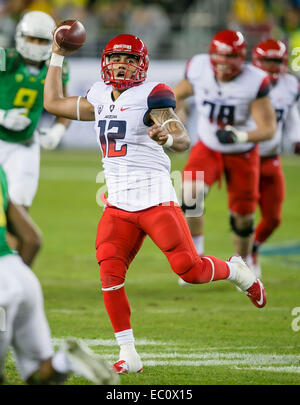 4. Dezember 2014: Arizona Wildcats quarterback Anu Solomon (12) in Aktion während der NCAA Pac 12 Meisterschaft Football-Spiel zwischen dem Oregon Ducks und den Arizona Wildcats im Levi's-Stadion in Santa Clara, CA. Arizona verlor nach Oregon 51-13. Damon Tarver/Cal-Sport-Medien Stockfoto