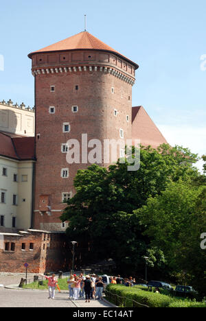 Turm der Festung auf Wawel Hügel von Krakau in Polen. Stockfoto