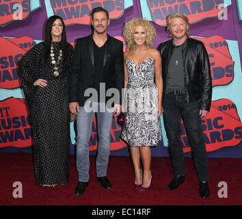 2014 CMT Music Awards Ankünfte in der Bridgestone Arena in Nashville, TN mit: Little Big Town, Karen Fairchild, Jimi Westbrook, Kimberly Schlapman, Phillip süß wo: Nashville, Tennessee, Vereinigte Staaten, wann: 4. Juni 2014 Stockfoto