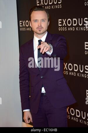 Brooklyn, NY, USA. 7. Dezember 2014. Aaron Paul im Ankunftsbereich für EXODUS: Götter und Könige Premiere, The Brooklyn Museum, Brooklyn, NY 7. Dezember 2014. Bildnachweis: Derek Sturm/Everett Collection/Alamy Live-Nachrichten Stockfoto