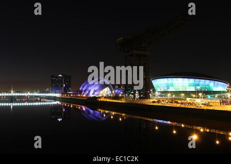 Gürteltier, Hydro und Glocken Brücke Glasgow Schottland Dezember 2014 Stockfoto