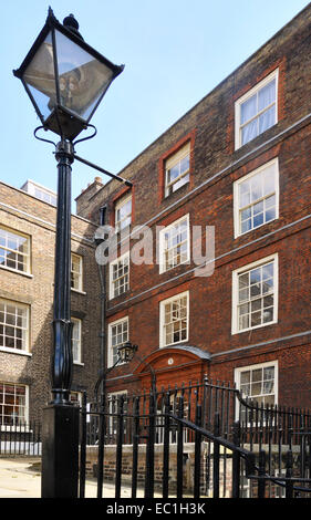 3, King es Bench Walk, Inner Temple, entworfen von Sir Christopher Wren, 1684.  Sydney Carton traf Herr Stryver in Kammern in Stockfoto