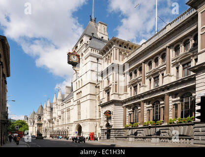 Royal Courts of Justice, Strang, Holborn, London, WC2A 2LL. erbaut von dem Architekten G E Street im Jahr 1882. Die Funktionsweise der Stockfoto