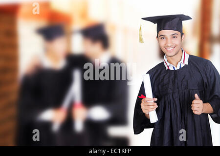 Indianerjunge Graduation Grad Stockfoto