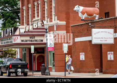 Illinois, Mittlerer Westen, Edwardsville, Hauptstraße, historische Highway Route 66, Schild, Logo, Metzger, Stier, Steer, Frozen Foods, Vorderseite, Eingang, Wildley Theater, Theater, m Stockfoto