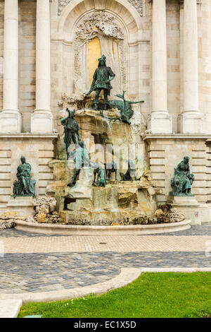 Brunnen im Parlamentsgebäude, Budapest, Ungarn Stockfoto