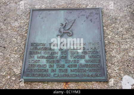 Kriegerdenkmal für die Soldaten der 43. Wessex Division auf dem Gipfel des groben Tor, Bodmin Mor. Stockfoto