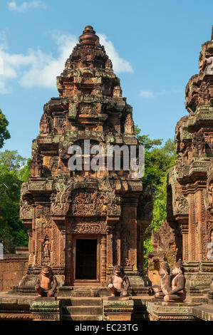 Turm in Tempel von Banteay Srei, in der Nähe von Siem Reap, Kambodscha Stockfoto