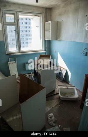 16-geschossige Block von Wohnungen Dach auf Heroes of Stalingrad St. in Pripyat verlassene Stadt, Sperrzone von Tschernobyl, Ukraine Stockfoto