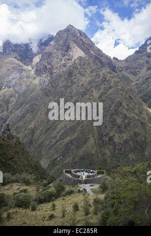 Peru. 30. November 2014. Ein Blick auf die Runkuracay Ruinen entlang des Inka-Trail nach Machu Picchu in Peru. © Nicolaus Czarnecki/ZUMA Draht/Alamy Live-Nachrichten Stockfoto