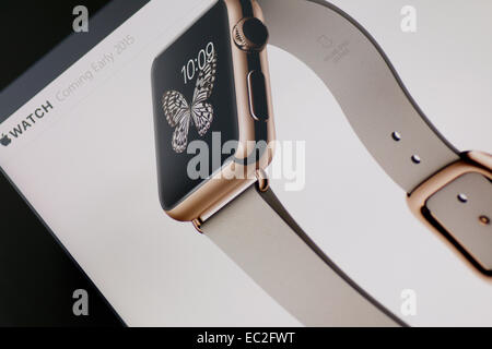 Apple Watch - die Apple Watch Kollektion bietet hochglanzpoliertem Edelstahl und Raum schwarzen Edelstahlgehäuse. Die dis Stockfoto