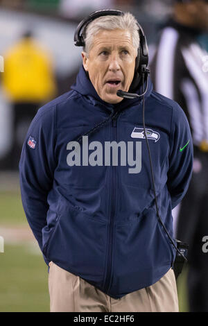 7. Dezember 2014: Seattle Seahawks Cheftrainer Pete Carroll, während die NFL-Spiel zwischen den Seattle Seahawks und die Philadelphia Eagles am Lincoln Financial Field in Philadelphia, Pennsylvania zusieht. Die Seattle Seahawks gewann 24-14. Stockfoto