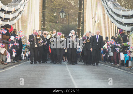 Feier und Parade zum 150-jährigen Jubiläum der Eröffnung von Brunels Clifton Suspension Bridge. Stockfoto