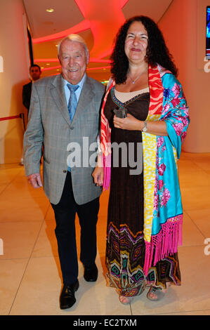 Deutschlandpremiere von Mandela Trilogie am deutschen Theater.  Mitwirkende: Hugo Strasser, Eva Gehring Where: München wenn: 5. Juni 2014 Stockfoto