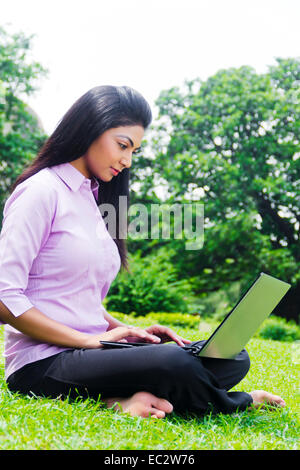 Inderin Business Park Laptop arbeiten Stockfoto