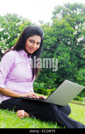 Inderin Business Park Laptop arbeiten Stockfoto