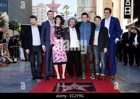 Los Angeles, Kalifornien, USA. 8. Dezember 2014. Andy Serkis, Richard Armitage, Evangeline Lilly, Peter Jackson, Orlando Bloom, Elijah Wood, Lee Pace bei der Induktion Zeremonie für Stern auf dem Hollywood Walk of Fame für Peter Jackson, Hollywood Boulevard, Los Angeles, CA 8. Dezember 2014. Bildnachweis: Michael Germana/Everett Collection/Alamy Live-Nachrichten Stockfoto