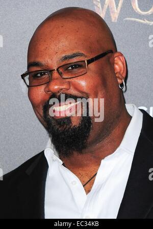 New York, NY, USA. 8. Dezember 2014. James Monroe Iglehart im Ankunftsbereich für ins THE WOODS Weltpremiere - Teil2, Ziegfeld Theatre, New York, NY 8. Dezember 2014. Bildnachweis: Everett Collection Inc/Alamy Live-Nachrichten Stockfoto