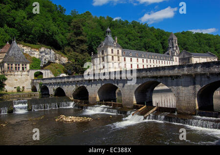 Brantome, Benediktiner Abtei Saint-Pierre, Dordogne, Perigord, Fluss Dronne, Frankreich, Europa Stockfoto