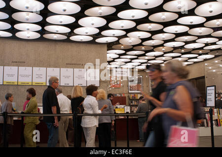 Whitney Museum of American Art www.whitney.org. 945 Madison Avenue Ecke des 75th Street Telefon 212-570-3600. (Mi - Sa 1 Stockfoto