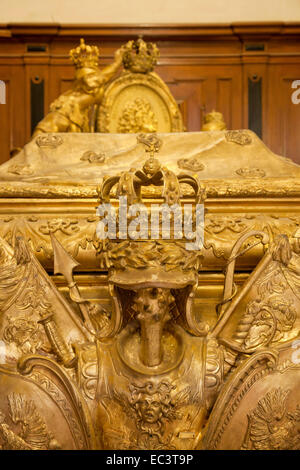 Sarkophag der Hohenzoller-Familie in der Gruft der Hohenzollern, Berliner Dom oder Dom in Berlin, Deutschland, Europa Stockfoto