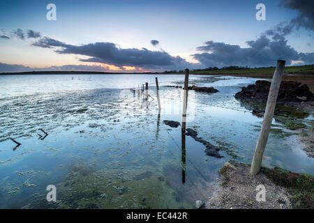 Sonnenuntergang am Colliford See ein Reservoir an Bodmin Moor in Cornwall Stockfoto