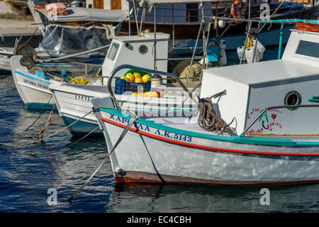 Alte hölzerne Fischerboote Imeroli Korfu Stockfoto