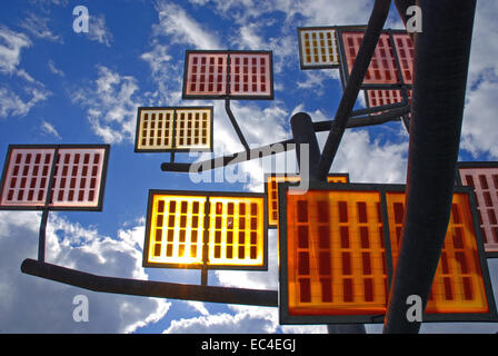 Solar Tree in der Ulmer Wohngebiet solar City, Ulm, Baden Württemberg, Deutschland Stockfoto