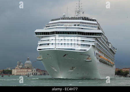 Kreuzfahrtschiff Costa Fascinosa, IMO 9479864 Stockfoto