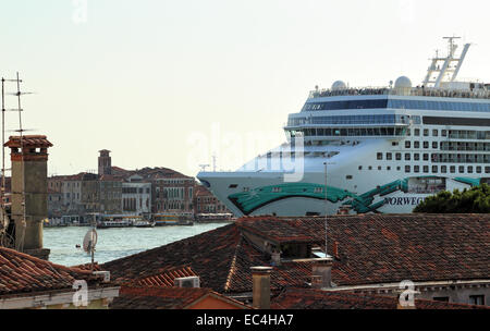 Kreuzfahrtschiff Norwegian Jade, IMO 9304057 Stockfoto