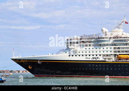 Kreuzfahrtschiff Disney Magie, IMO 9126807, Disney Cruise Line Stockfoto